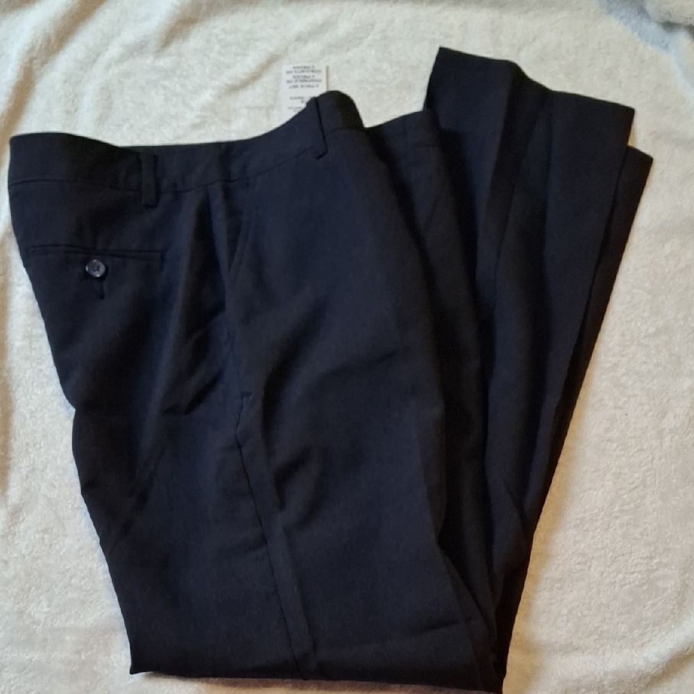 Sky Black Pants, Boys 16 Husky NWOT (Can289)